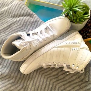Addidas EVH791004 High top White. Like brand new.